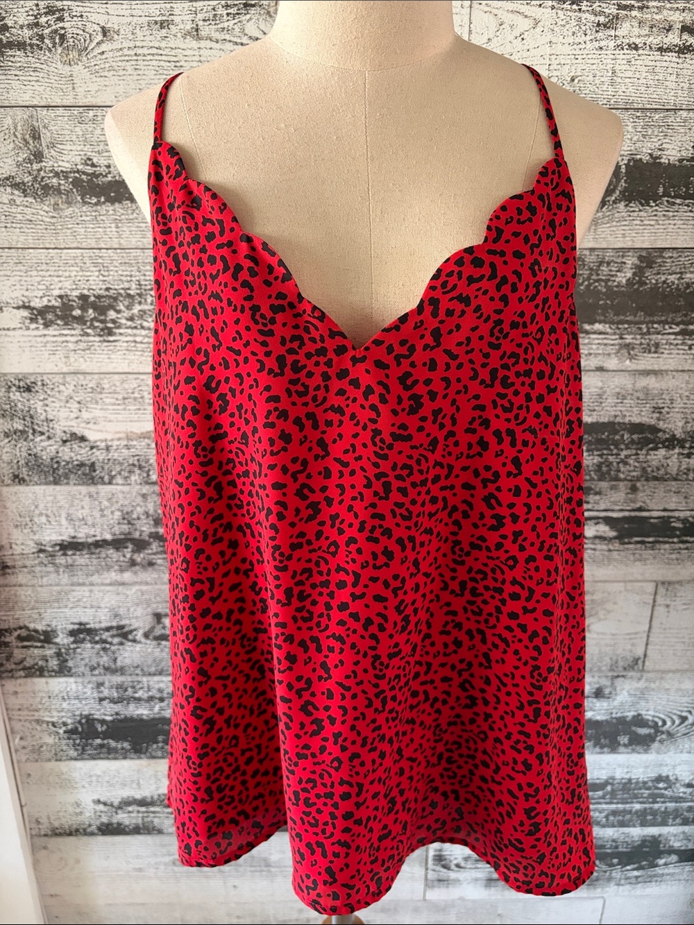 Socialite Red and Black Leopard-Print Scallop Cami